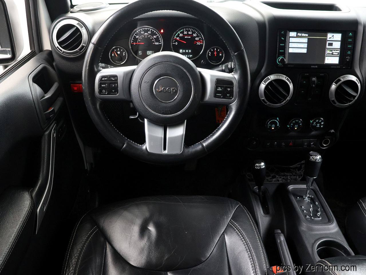 Used 2015 Jeep Wrangler Unlimited Rubicon AWD/4WD image 14