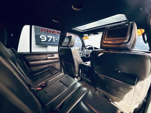 Used 2015 Ford Expedition EL Platinum image 12