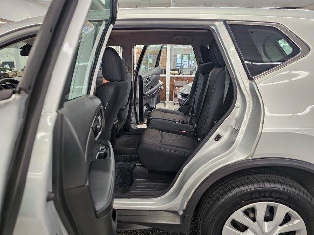 Used 2020 Nissan Rogue S AWD/4WD image 29