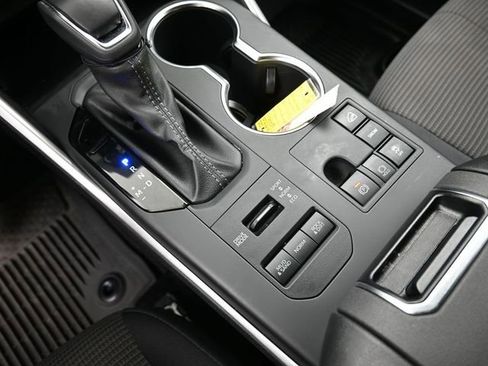 Certified 2025 Toyota Highlander LE image 18