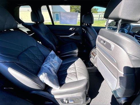 New 2026 BMW X7 xDrive40i w/ M Sport Package image 24