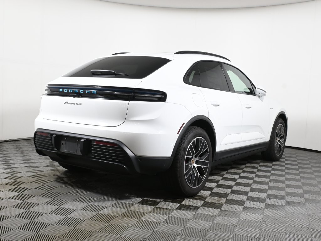 Used 2025 Porsche Macan 4S Electric AWD/4WD image 11
