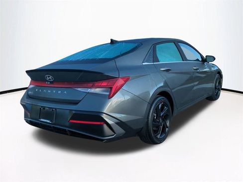 New 2026 Hyundai Elantra SEL Sport image 5