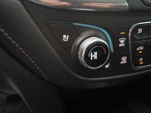 Used 2020 Chevrolet Equinox Premier image 25