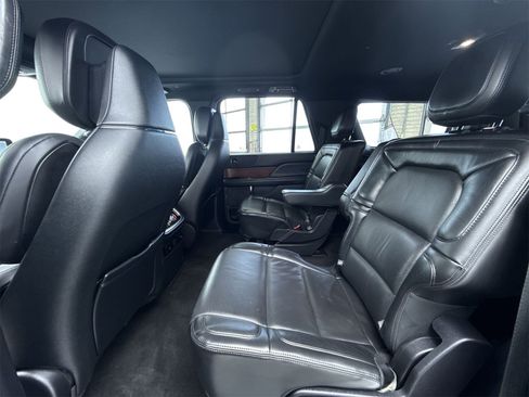 Used 2021 Lincoln Navigator L Reserve image 31