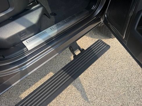 Used 2022 RAM 3500 Limited AWD/4WD image 13