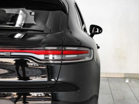 Used 2021 Porsche Macan image 35