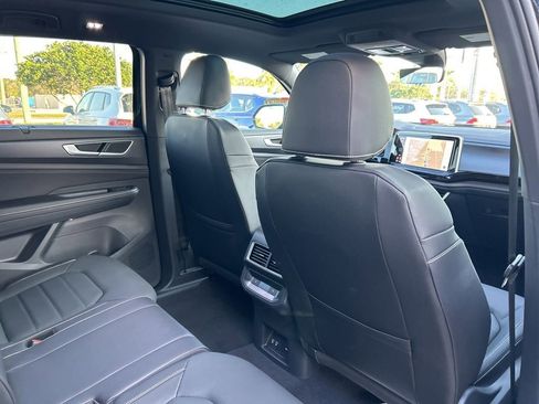 Used 2025 Volkswagen Atlas Cross Sport SEL image 46