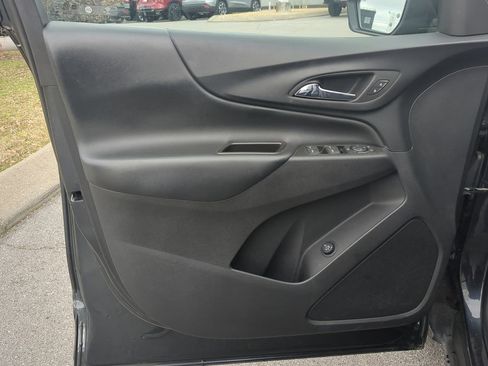 Used 2025 Chevrolet Trax RS w/ Driver Confidence Package image 23