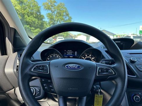 Used 2018 Ford Escape SE image 15