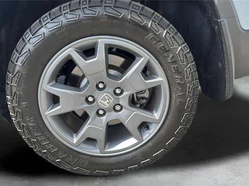 Used 2025 Honda Passport TrailSport image 26