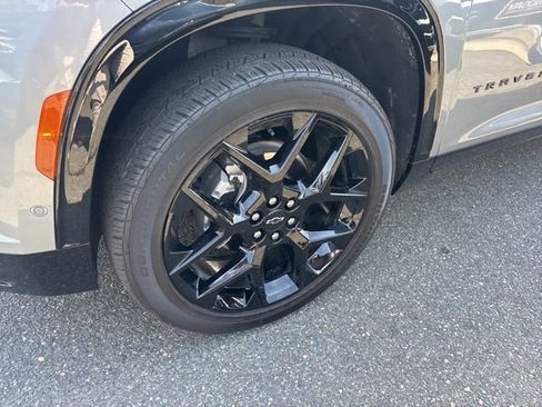 Used 2024 Chevrolet Traverse RS w/ LPO, Floor Liner Package image 4