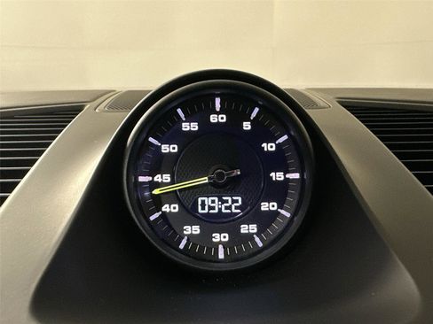 Certified 2023 Porsche Cayenne Turbo S AWD/4WD image 24