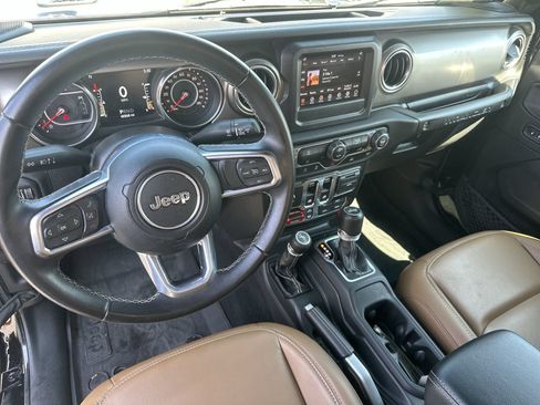 Used 2021 Jeep Wrangler Rubicon AWD/4WD image 18