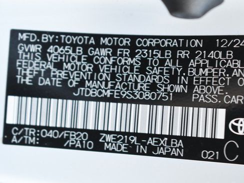 Certified 2025 Toyota Corolla LE FWD image 33
