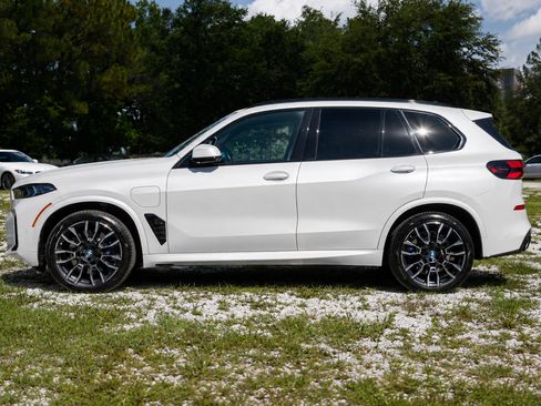Used 2024 BMW X5 xDrive50e w/ M Sport Package AWD/4WD image 4