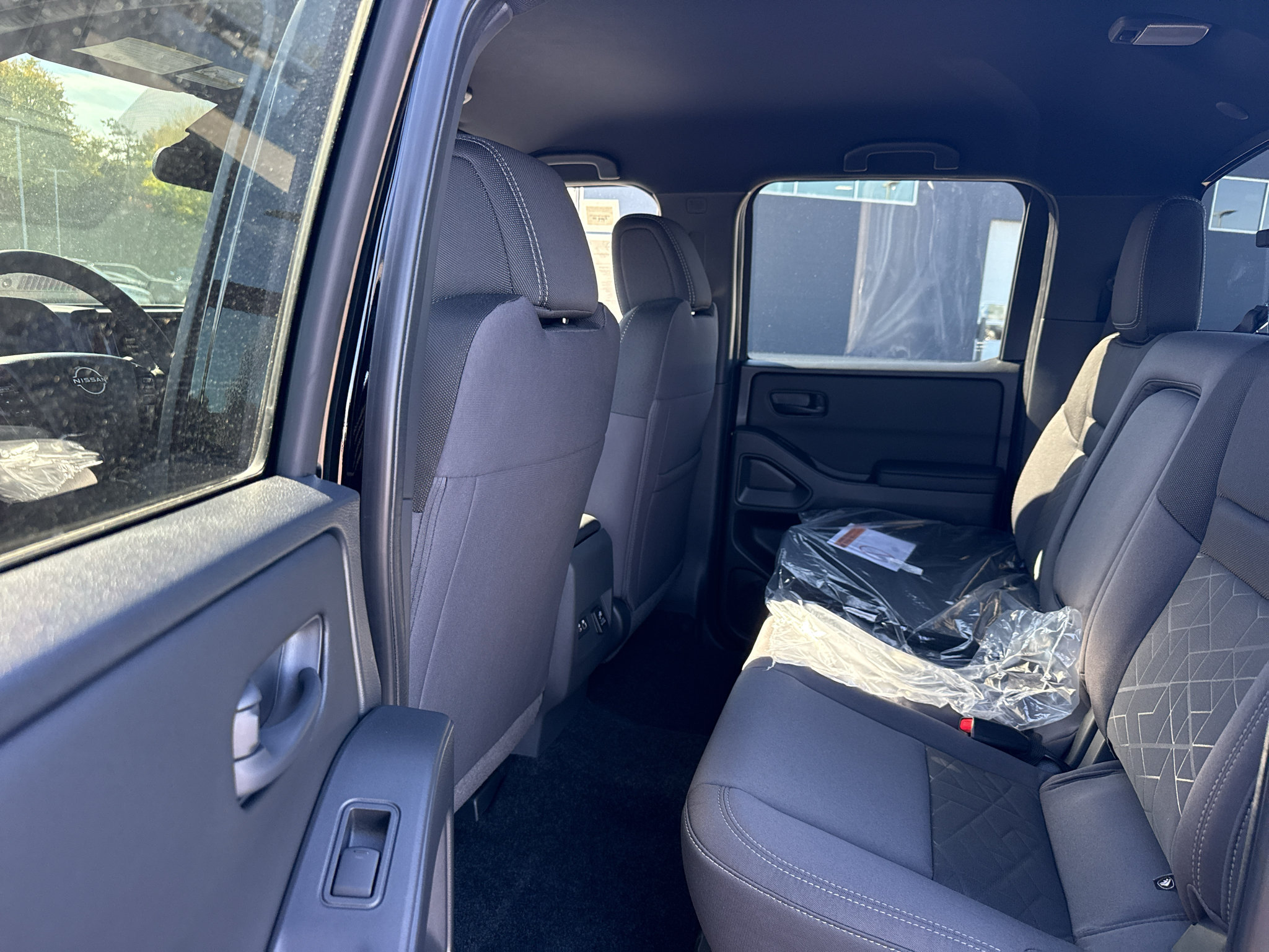 New 2027 Nissan Frontier SV w/ SV Convenience Package AWD/4WD image 12