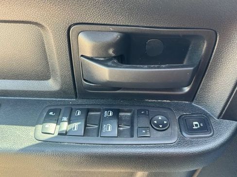 Used 2024 RAM 3500 Tradesman w/ Chrome Appearance Group AWD/4WD image 9