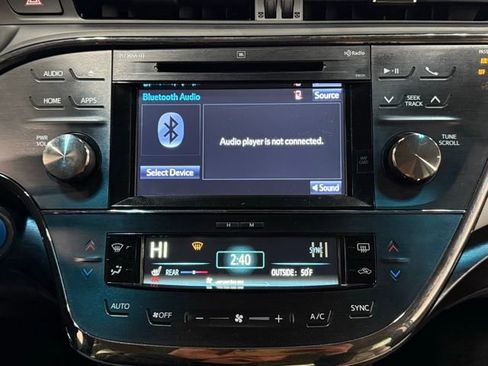 Used 2018 Toyota Avalon Limited image 28