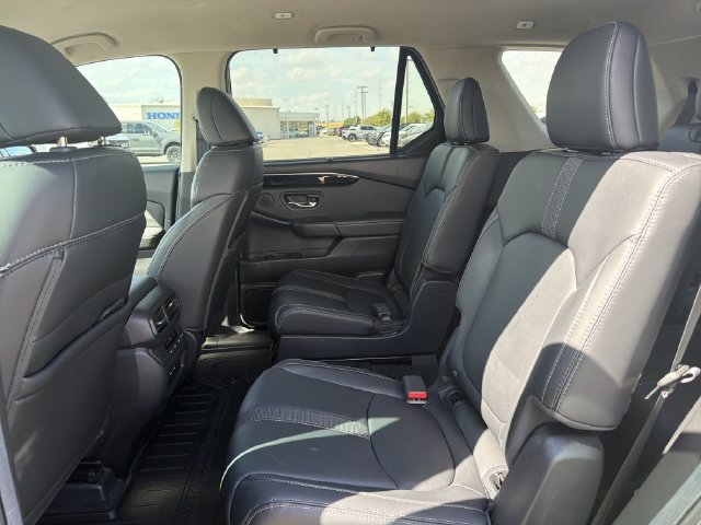 Used 2025 Honda Pilot EX-L image 4