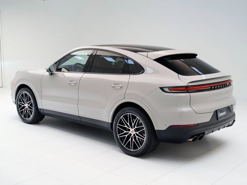 New 2026 Porsche Cayenne Coupe image 3