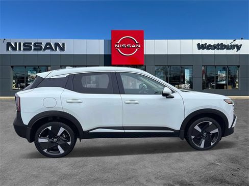 Used 2025 Nissan Kicks SR image 5