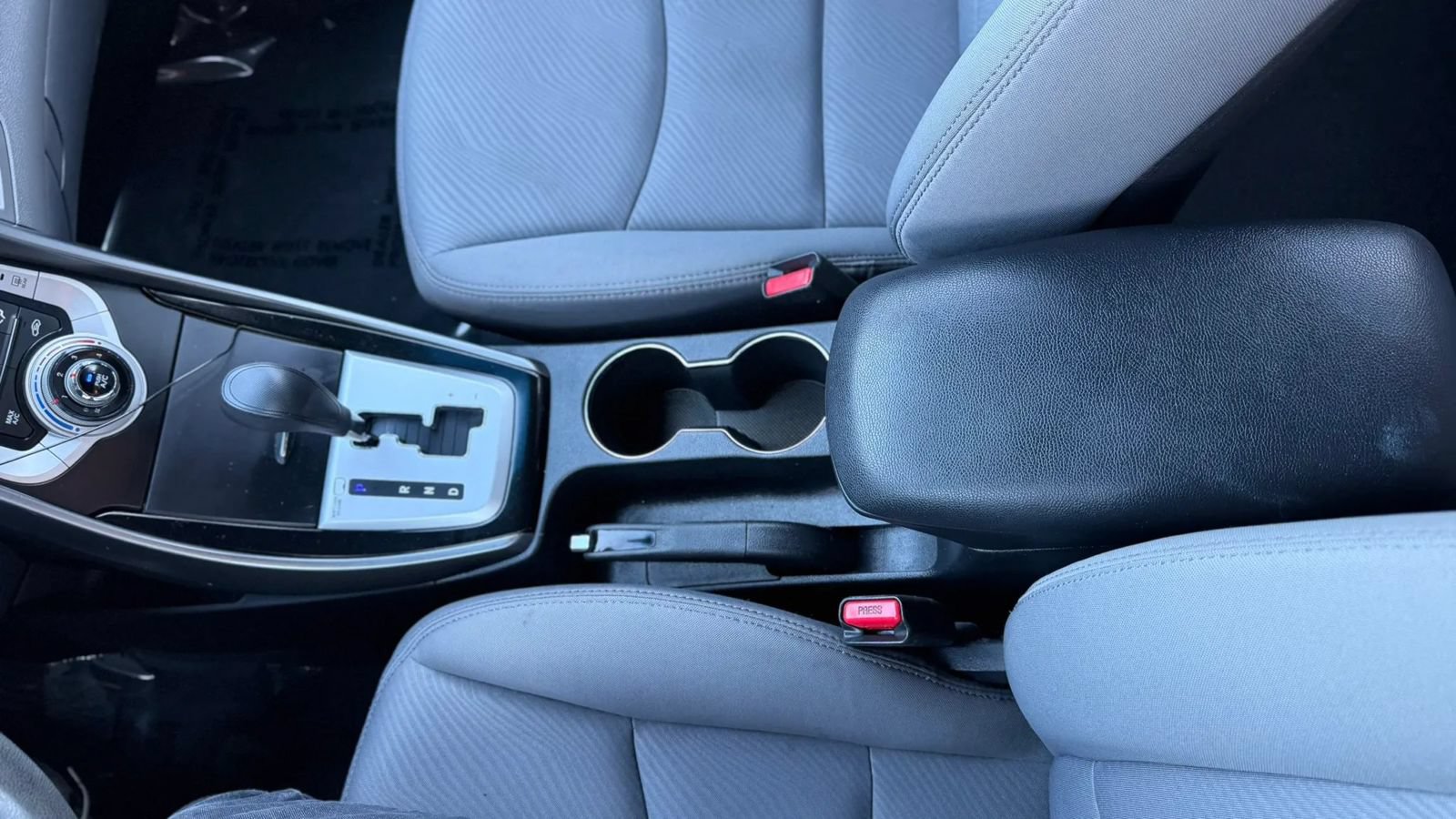 Used 2012 Hyundai Elantra GLS FWD image 19