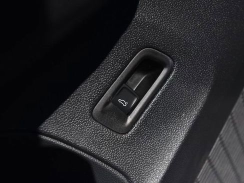 New 2026 Volkswagen Atlas SE image 9