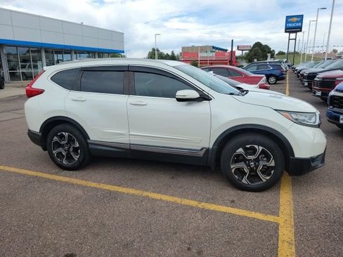 Used 2018 Honda CR-V Touring image 4