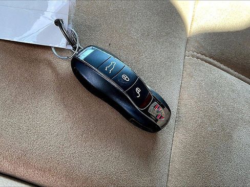 Used 2017 Porsche Macan image 10