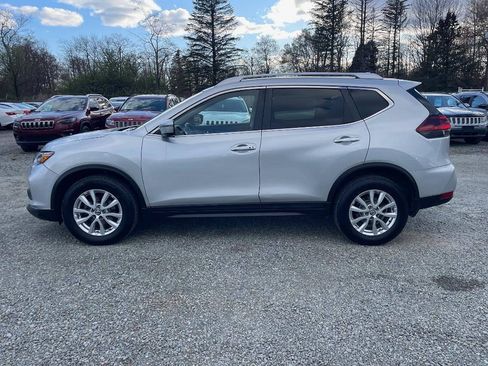 Used 2018 Nissan Rogue SV w/ Premium Package AWD/4WD image 8