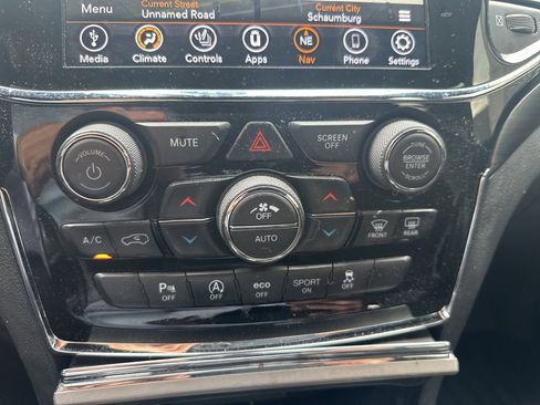 Used 2020 Jeep Grand Cherokee Altitude image 19