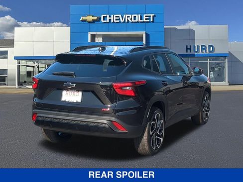 New 2026 Chevrolet Trax RS w/ Sunroof Package FWD image 4