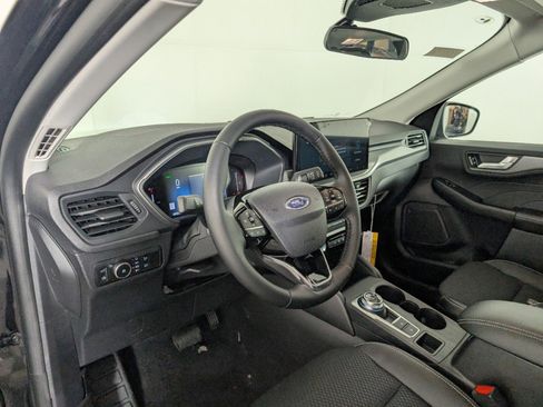 New 2025 Ford Escape SE w/ Class II Trailer Tow Package image 11