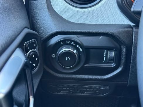Used 2025 Jeep Wrangler Unlimited Sport AWD/4WD image 20
