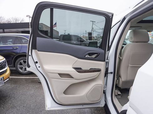 Used 2020 GMC Acadia Denali w/ Denali Ultimate Package image 32