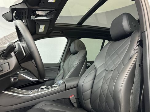Used 2025 BMW X5 sDrive40i image 5