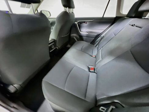 Used 2023 Toyota RAV4 LE AWD/4WD image 28