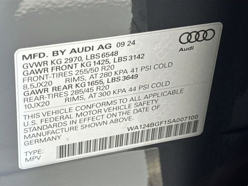 Used 2025 Audi Q6 e-tron Premium Plus image 30