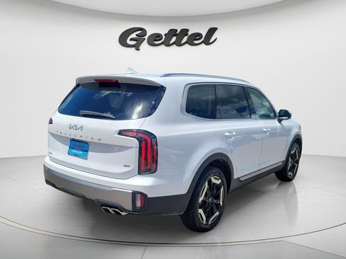 Used 2025 Kia Telluride EX w/ EX Captain's Chair Package AWD/4WD image 4