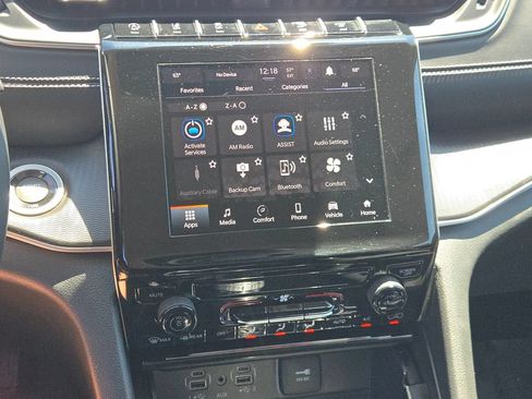 Used 2023 Jeep Grand Cherokee Laredo AWD/4WD image 24