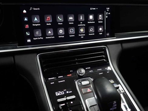 Used 2023 Porsche Panamera 4 image 32