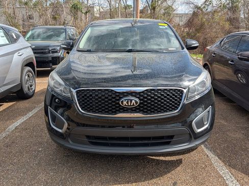 Used 2018 Kia Sorento L image 2