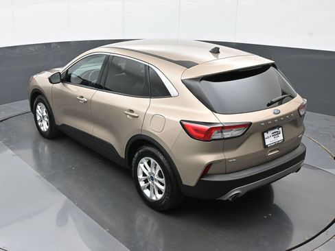 Used 2020 Ford Escape SE FWD image 30
