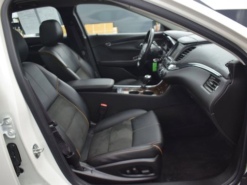 Used 2014 Chevrolet Impala LT image 10