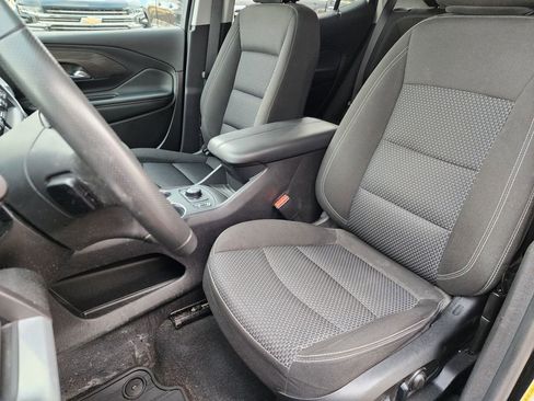 Certified 2024 GMC Terrain SLE w/ Driver Convenience Package image 3