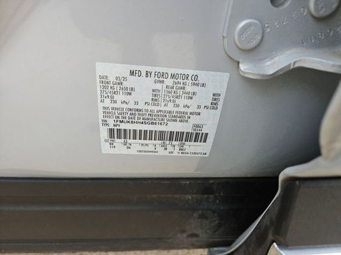 Used 2025 Ford Explorer Platinum w/ LUX Leather Package AWD/4WD image 30