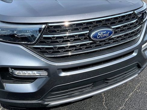 Used 2024 Ford Explorer XLT w/ Equipment Group 202A AWD/4WD image 31