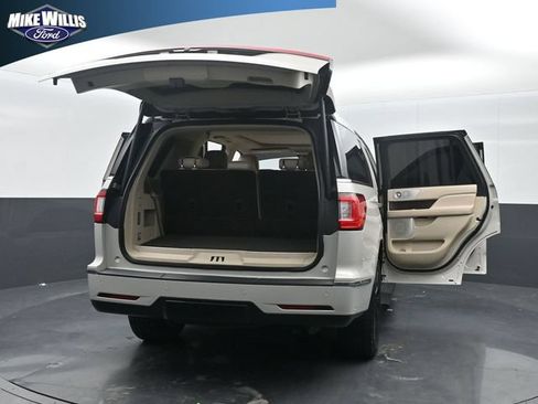 Used 2020 Lincoln Navigator Reserve w/ Equipment Group 208A Reserve RWD image 28