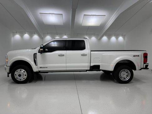 Used 2023 Ford F450 Platinum image 4